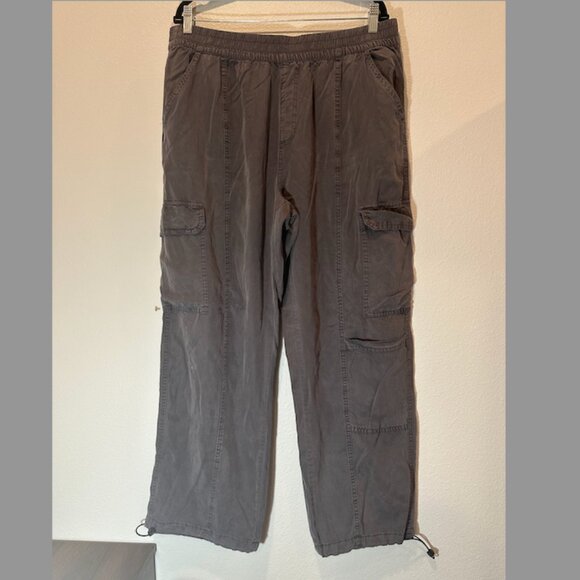 Forever 21 Army Green Wide-Leg Cargo Pants – Size 1X (NWT) - Picture 1 of 5